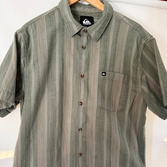 Quicksilver Pyke Classic Short Sleeve Button Up Shirt, Size XLG - Picture 2 of 5